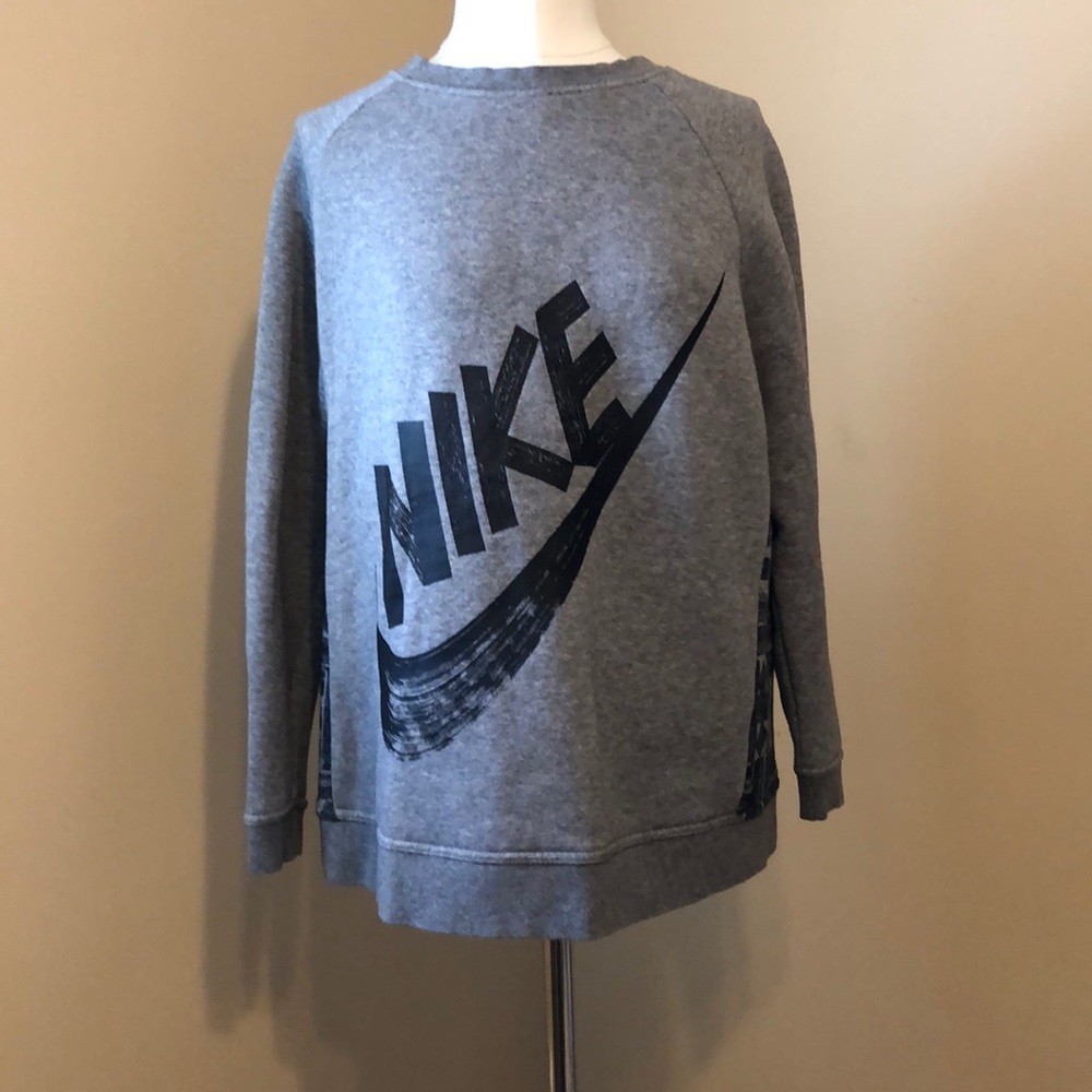 Buy 2 get 1 free💫Nike Aztec print sweatshirt